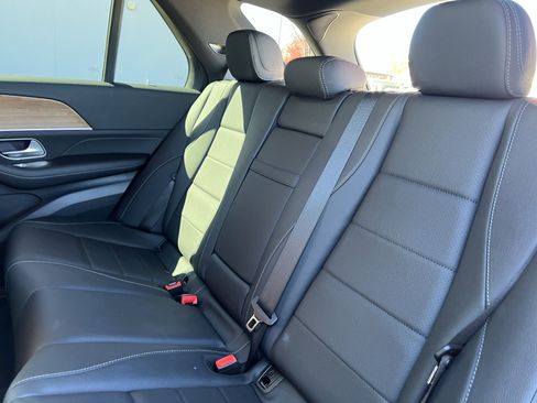 Certified 2025 Mercedes-Benz GLE 450 4MATIC image 33