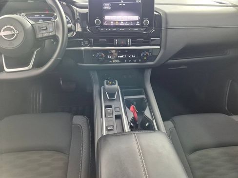 Used 2025 Nissan Pathfinder SV w/ SV Premium Package FWD image 25