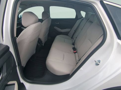 Certified 2025 Honda Accord LX image 11