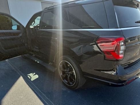 Used 2022 Ford Expedition Limited RWD image 6