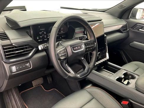 Used 2026 GMC Acadia AT4 w/ Luxury Package AWD/4WD image 14