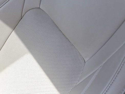 Certified 2020 Honda Clarity Touring image 25