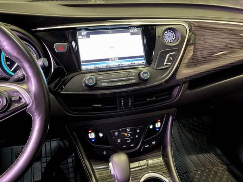 Used 2017 Buick Envision Essence FWD image 9