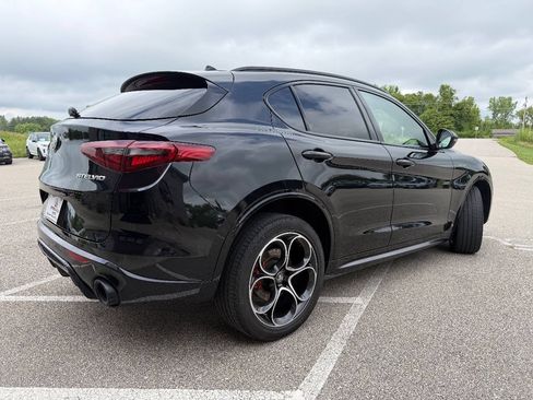 Used 2022 Alfa Romeo Stelvio Veloce AWD/4WD image 6