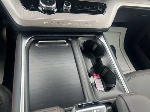 New 2025 Ford Expedition Max Active image 27