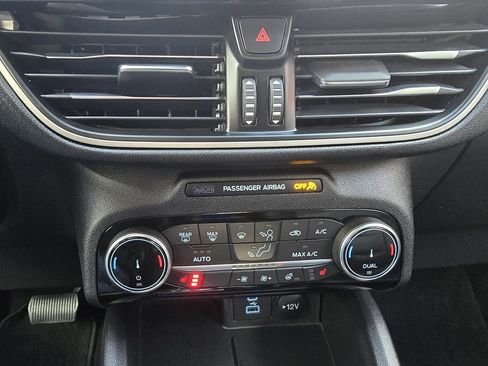 Used 2022 Ford Escape SEL image 15