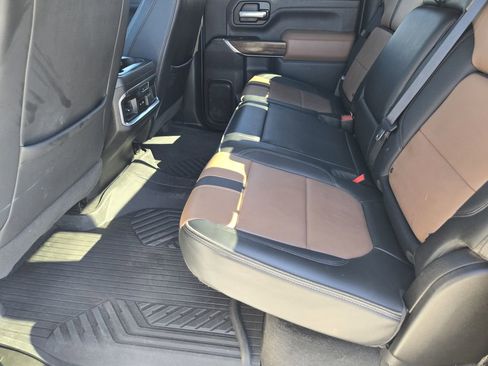 Used 2022 Chevrolet Silverado 2500 High Country w/ Technology Package AWD/4WD image 33