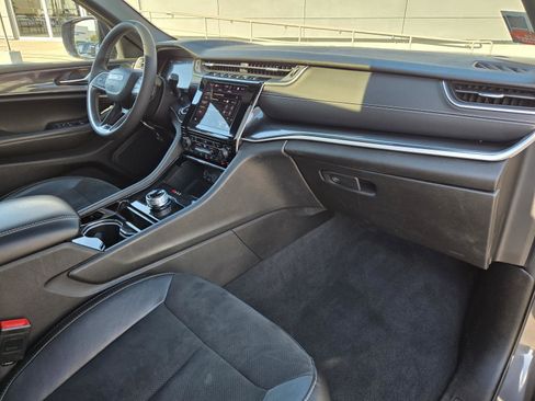 Certified 2023 Jeep Grand Cherokee Altitude image 31