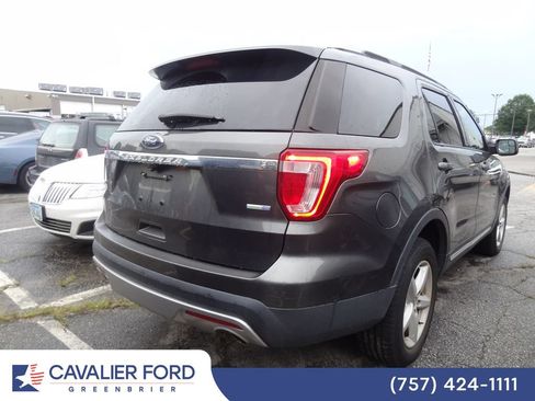 Used 2016 Ford Explorer XLT w/ Equipment Group 202A AWD/4WD image 3