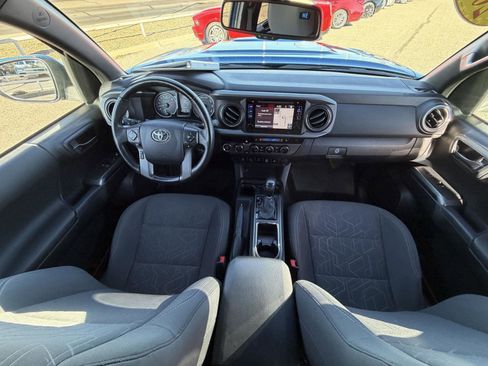 Used 2016 Toyota Tacoma TRD Sport image 26