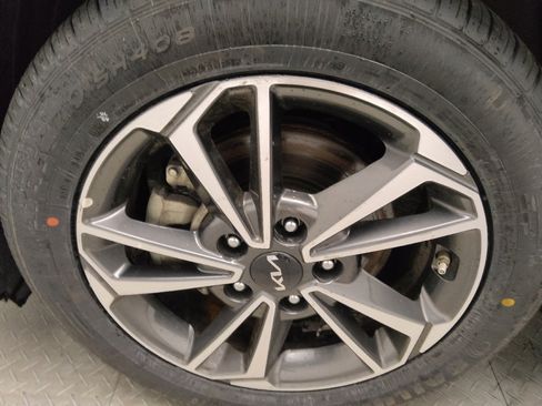 Used 2023 Kia Forte LXS FWD image 31