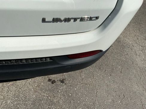 Used 2022 Jeep Compass Limited w/ Sun and Sound Group AWD/4WD image 4