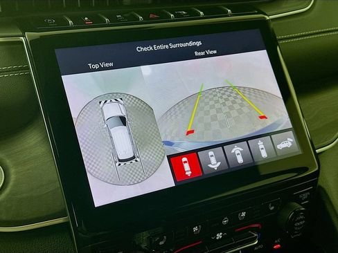 Certified 2024 Jeep Grand Cherokee Limited w/ Luxury Tech Group II AWD/4WD image 23