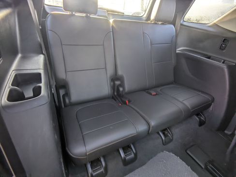 Used 2020 Chevrolet Traverse LT w/ LT Premium Package AWD/4WD image 13