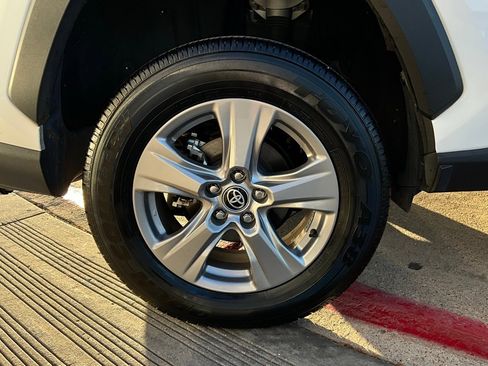 Used 2025 Toyota RAV4 XLE image 9