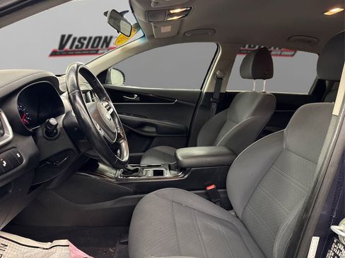 Used 2020 Kia Sorento S image 9