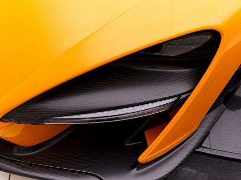 Used 2019 McLaren Senna image 20