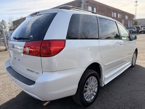 Used 2009 Toyota Sienna XLE image 4