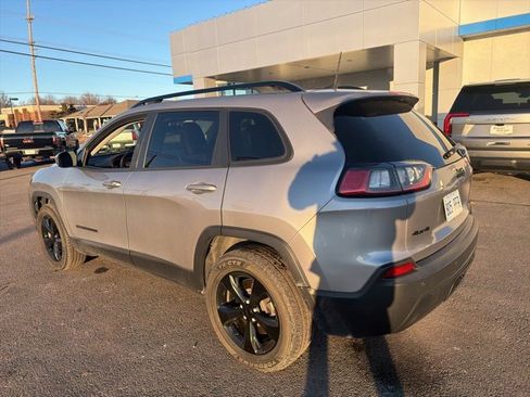 Used 2019 Jeep Cherokee Latitude Plus image 16