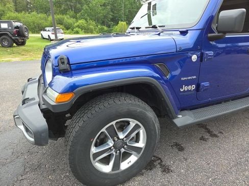 Used 2018 Jeep Wrangler Unlimited Sahara w/ Dual Top Group AWD/4WD image 31