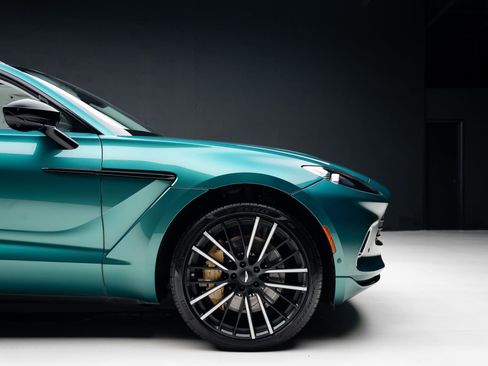 Used 2023 Aston Martin DBX AWD/4WD image 37