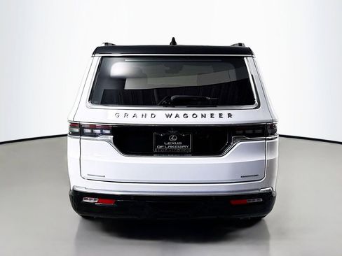 Used 2023 Jeep Grand Wagoneer Series III image 6