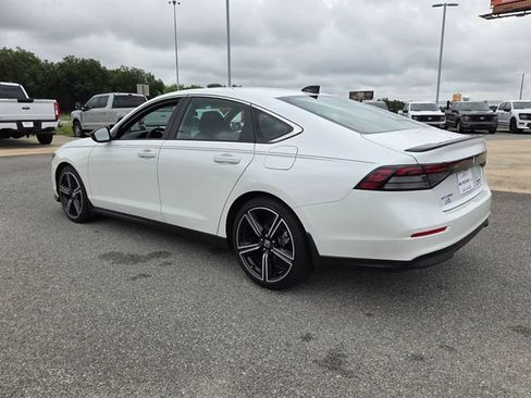 Used 2025 Honda Accord Sport image 9
