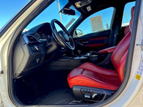 Used 2018 BMW M3 image 11