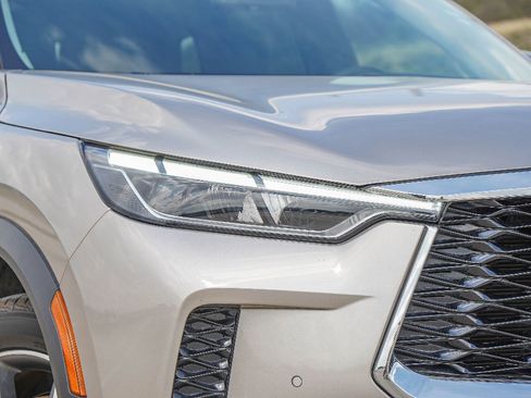 Certified 2023 INFINITI QX60 Luxe w/ Vision Package image 3