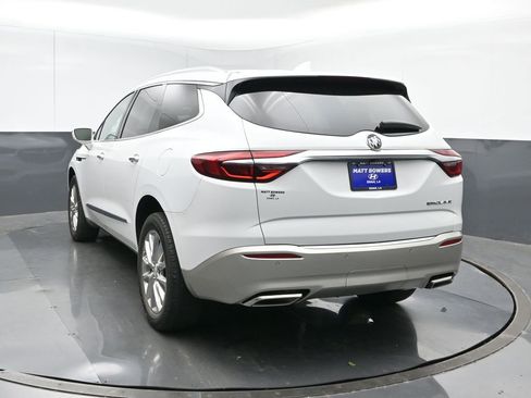 Used 2020 Buick Enclave Essence w/ Sound and Sites Package image 4