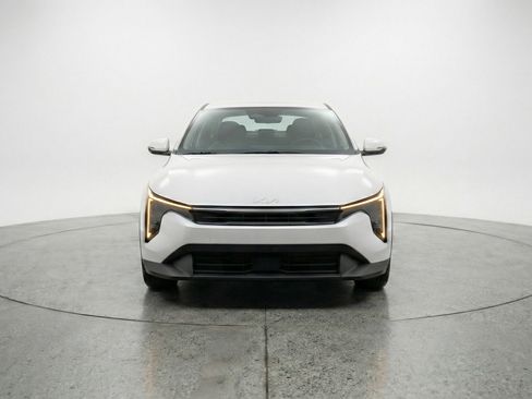 Used 2025 Kia K4 LXS image 2