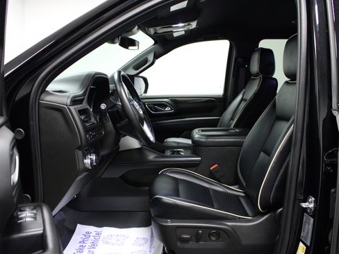 Used 2024 GMC Yukon XL SLE image 12