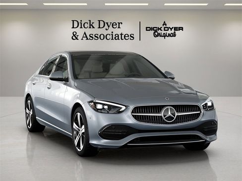 Used 2025 Mercedes-Benz C 300 Sedan image 35