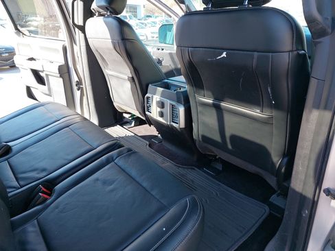 Used 2015 Ford F150 Lariat image 12