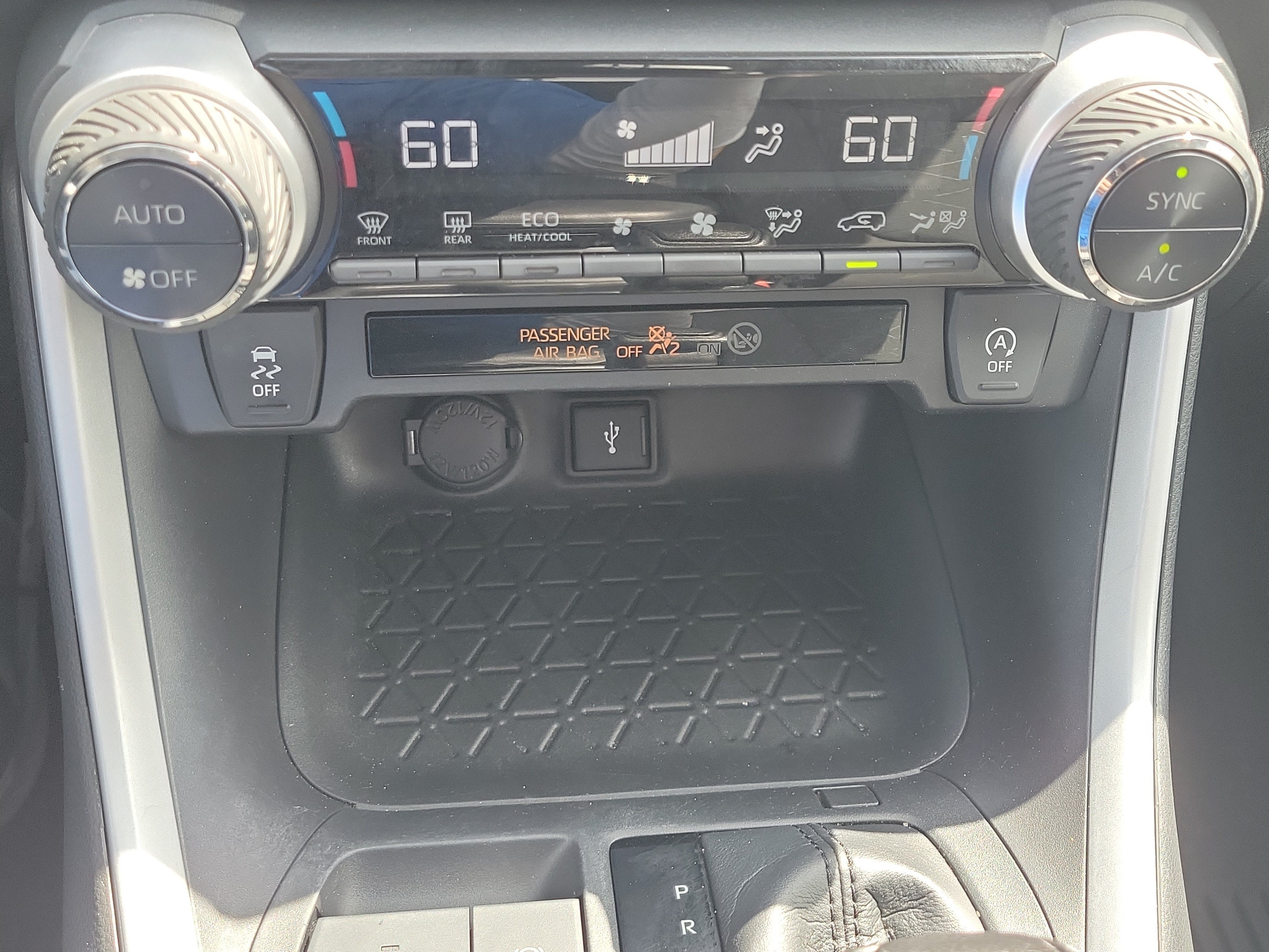 Certified 2021 Toyota RAV4 XLE w/ Convenience Package FWD image 27