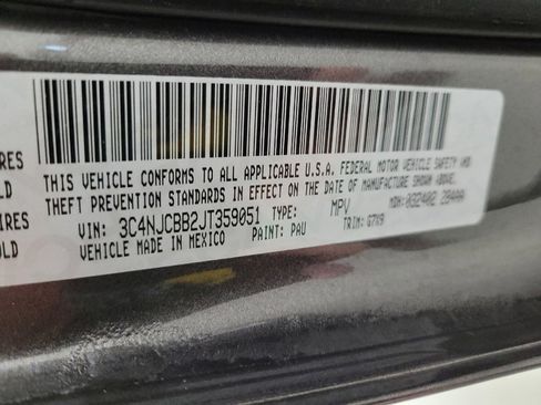 Used 2018 Jeep Compass Latitude w/ Popular Equipment Group FWD image 33