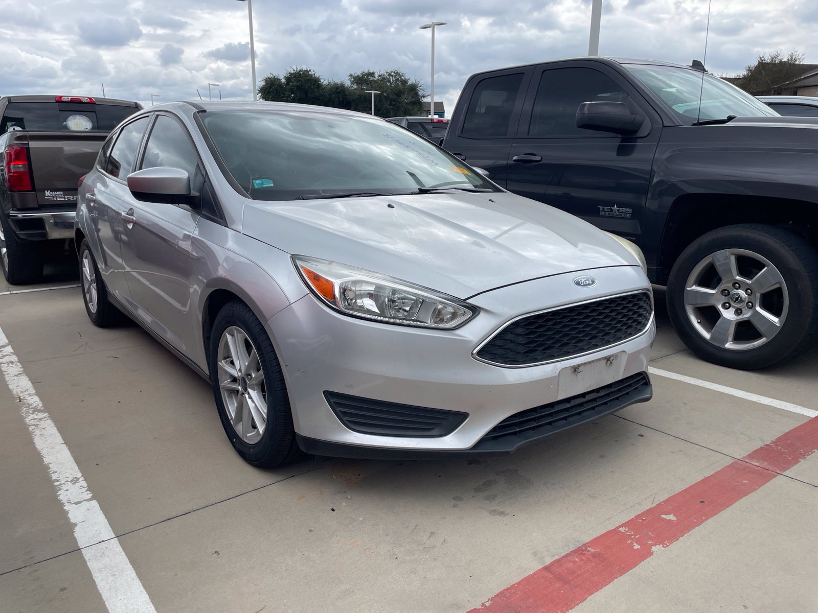 Used 2018 Ford Focus SE FWD image 3