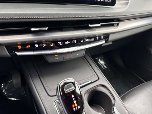 Used 2024 Cadillac XT4 Premium Luxury image 22