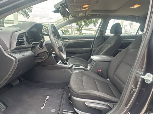 Used 2020 Hyundai Elantra Value Edition w/ Cargo Package (C1) FWD image 9