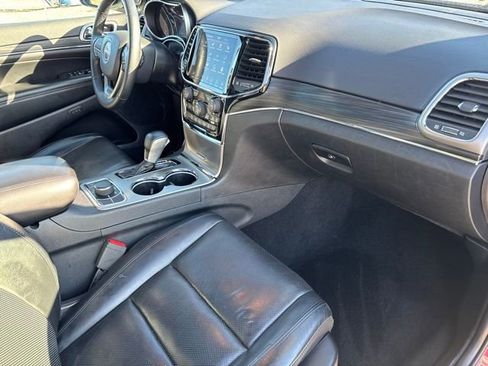 Certified 2019 Jeep Grand Cherokee Limited w/ Luxury Group II image 27