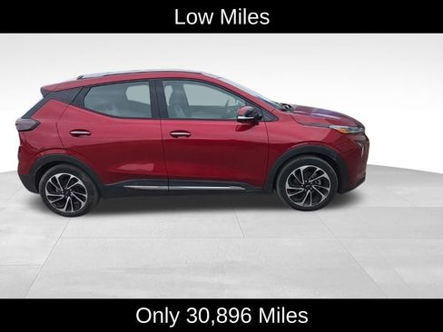 Certified 2022 Chevrolet Bolt EUV Premier w/ Super Cruise Package image 2