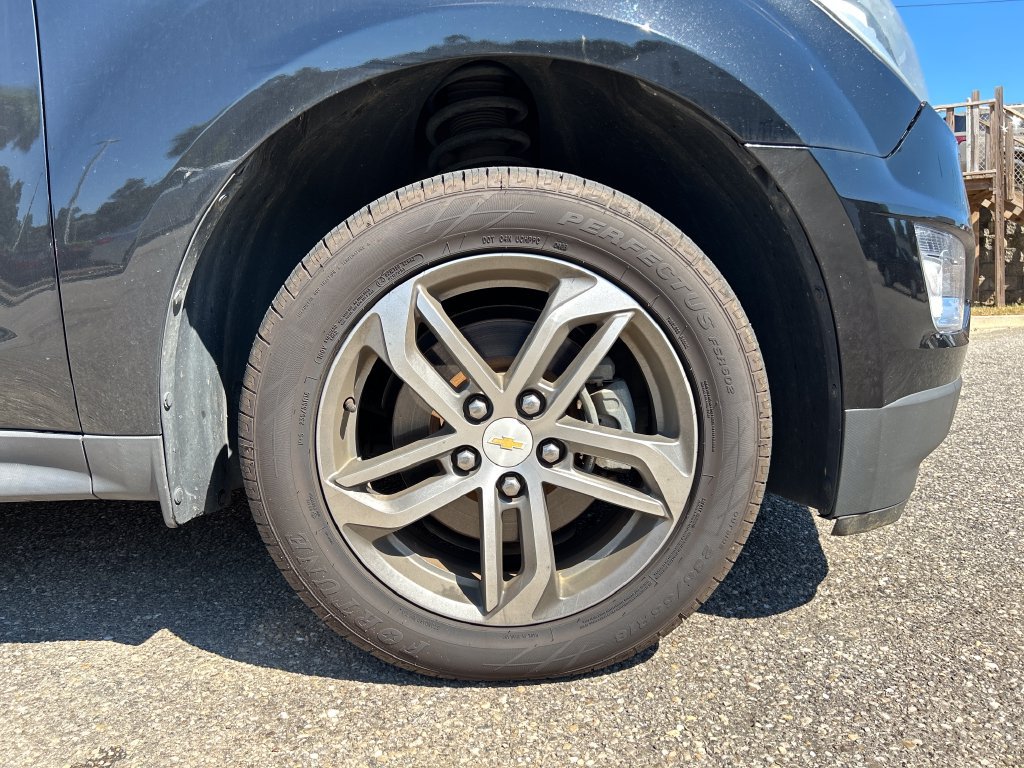 Used 2017 Chevrolet Equinox Premier w/ Enhanced Convenience Package FWD image 6