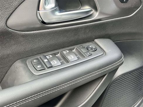 New 2026 Chrysler Pacifica Select w/ S Appearance Package image 31