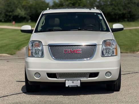 Used 2010 GMC Yukon XL Denali AWD/4WD image 10
