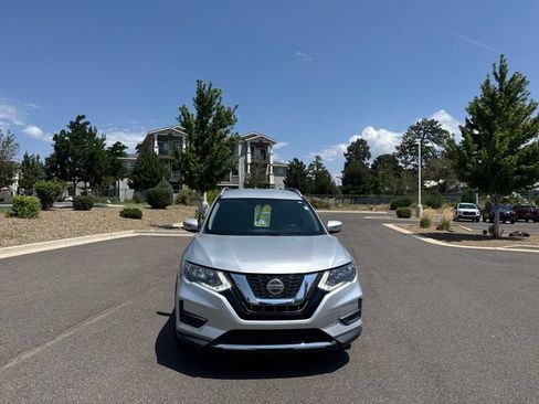 Used 2018 Nissan Rogue SV FWD image 8