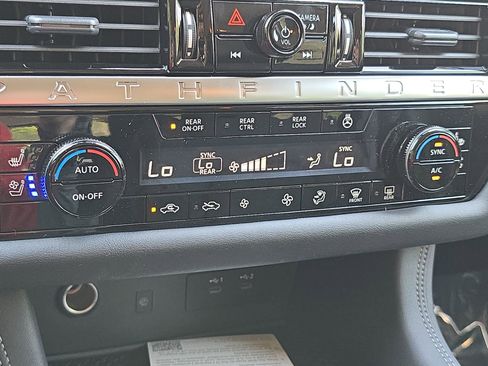 New 2026 Nissan Pathfinder Platinum AWD/4WD image 25