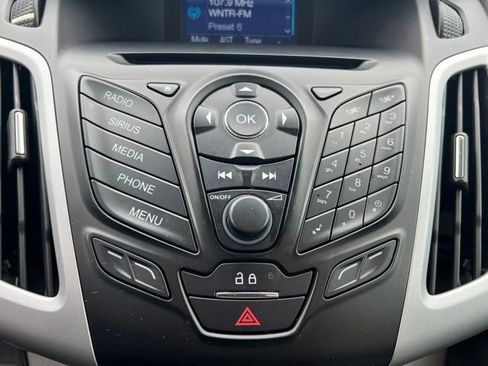 Used 2014 Ford Focus SE w/ Equipment Group 201A FWD image 18
