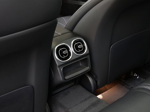 Used 2024 Mercedes-Benz C 63 AMG S image 30