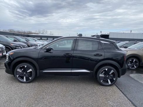 New 2026 Nissan Kicks SR w/ Cold Weather Package AWD/4WD image 3