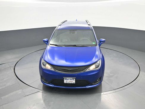 Used 2019 Chrysler Pacifica Touring-L Plus w/ Advanced Safetytec Group FWD image 27